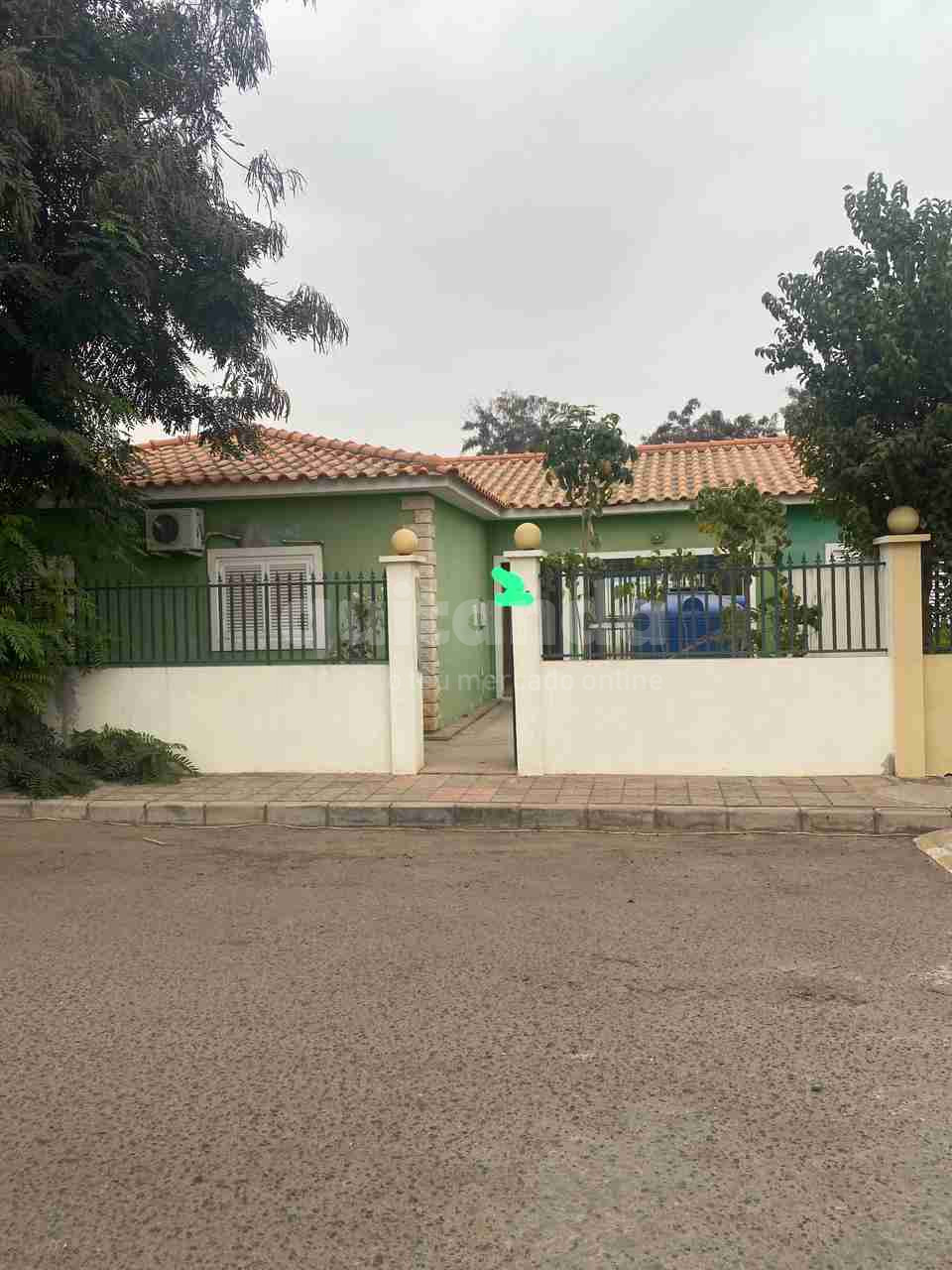 Vender Vivenda V3 no condomínio Acácias de Vian Quitanda