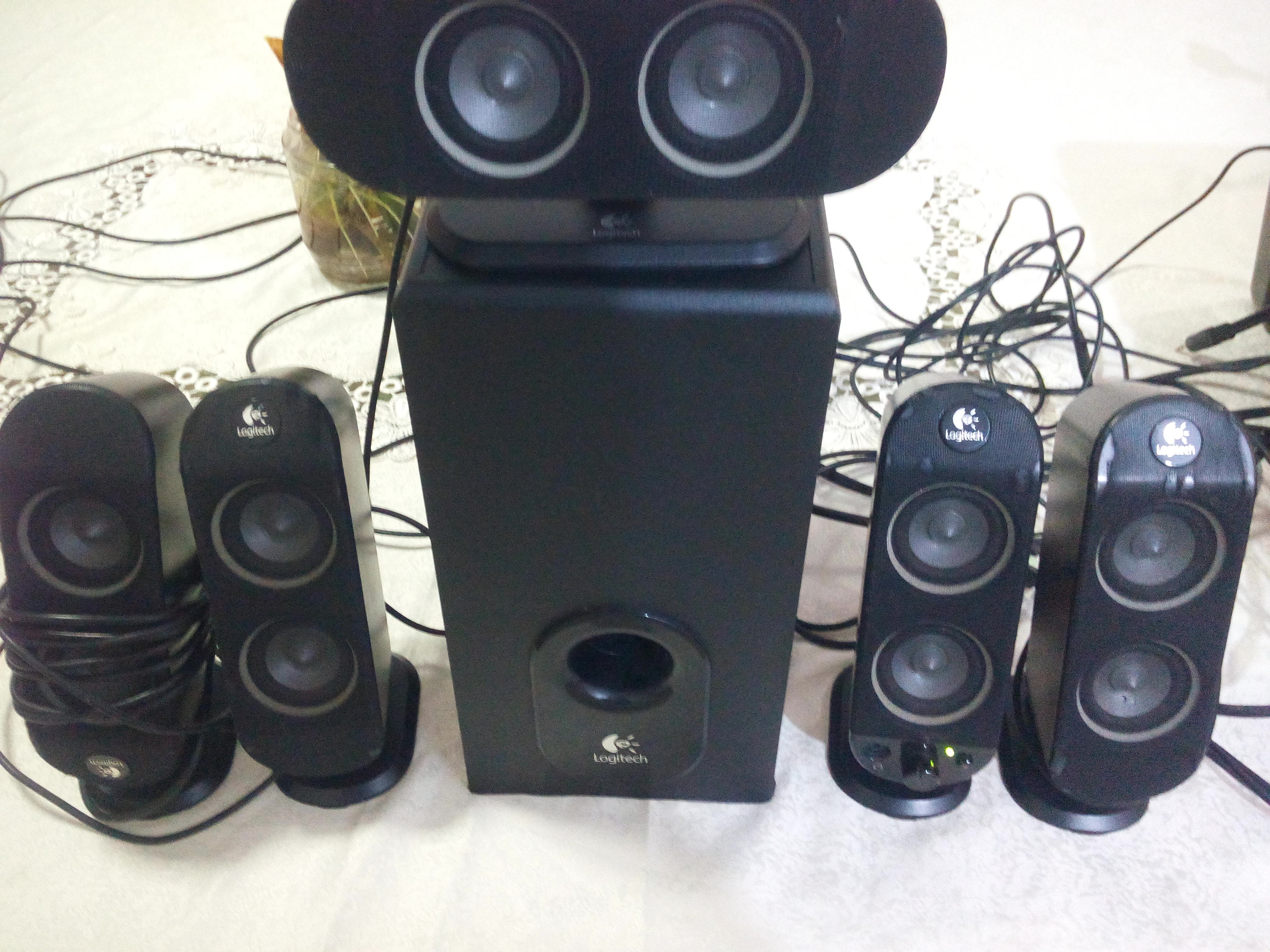 Sistema de Som para sala (Marca Logitech)