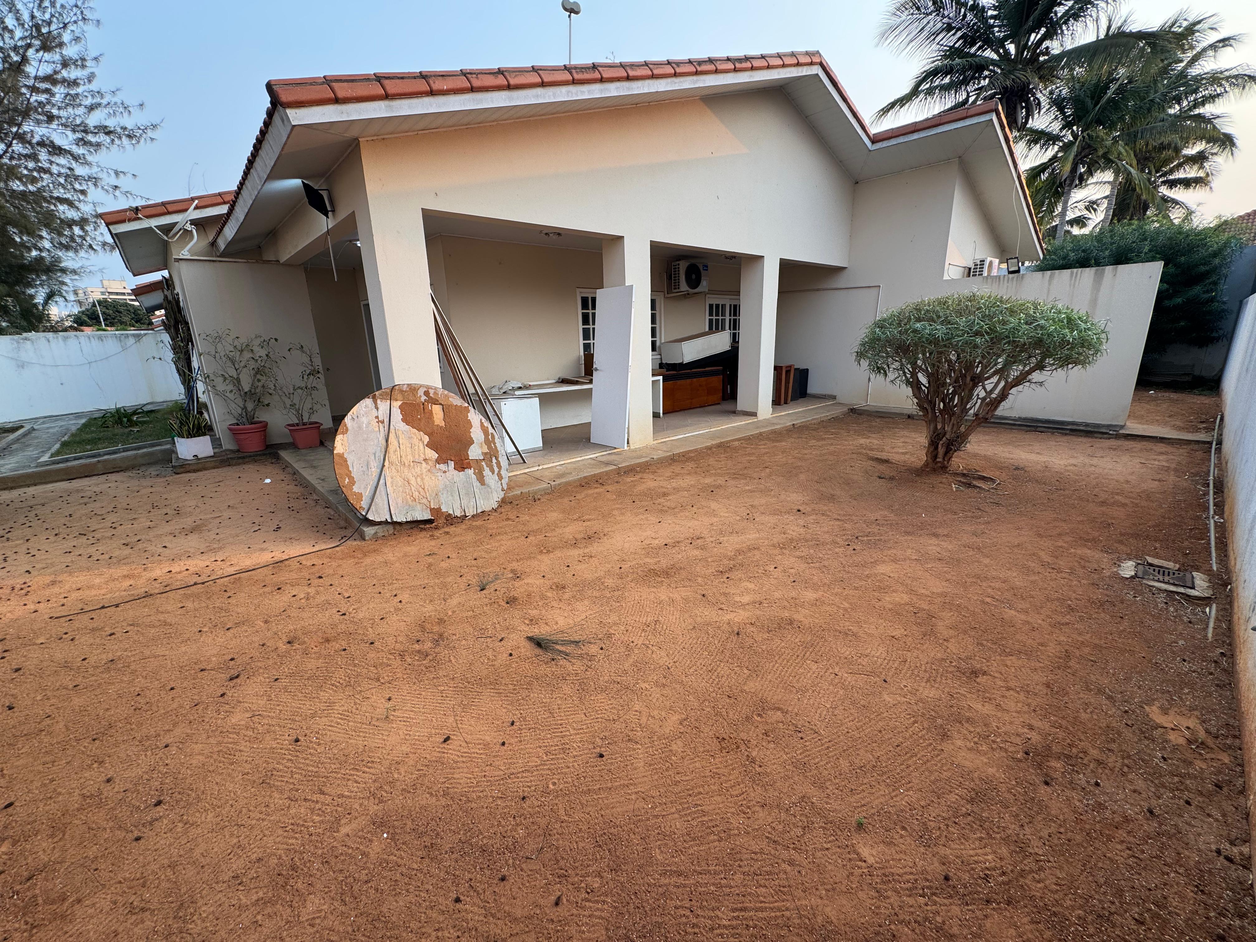 Vivenda V3+1 no Condomínio Maravilhas de Talatona